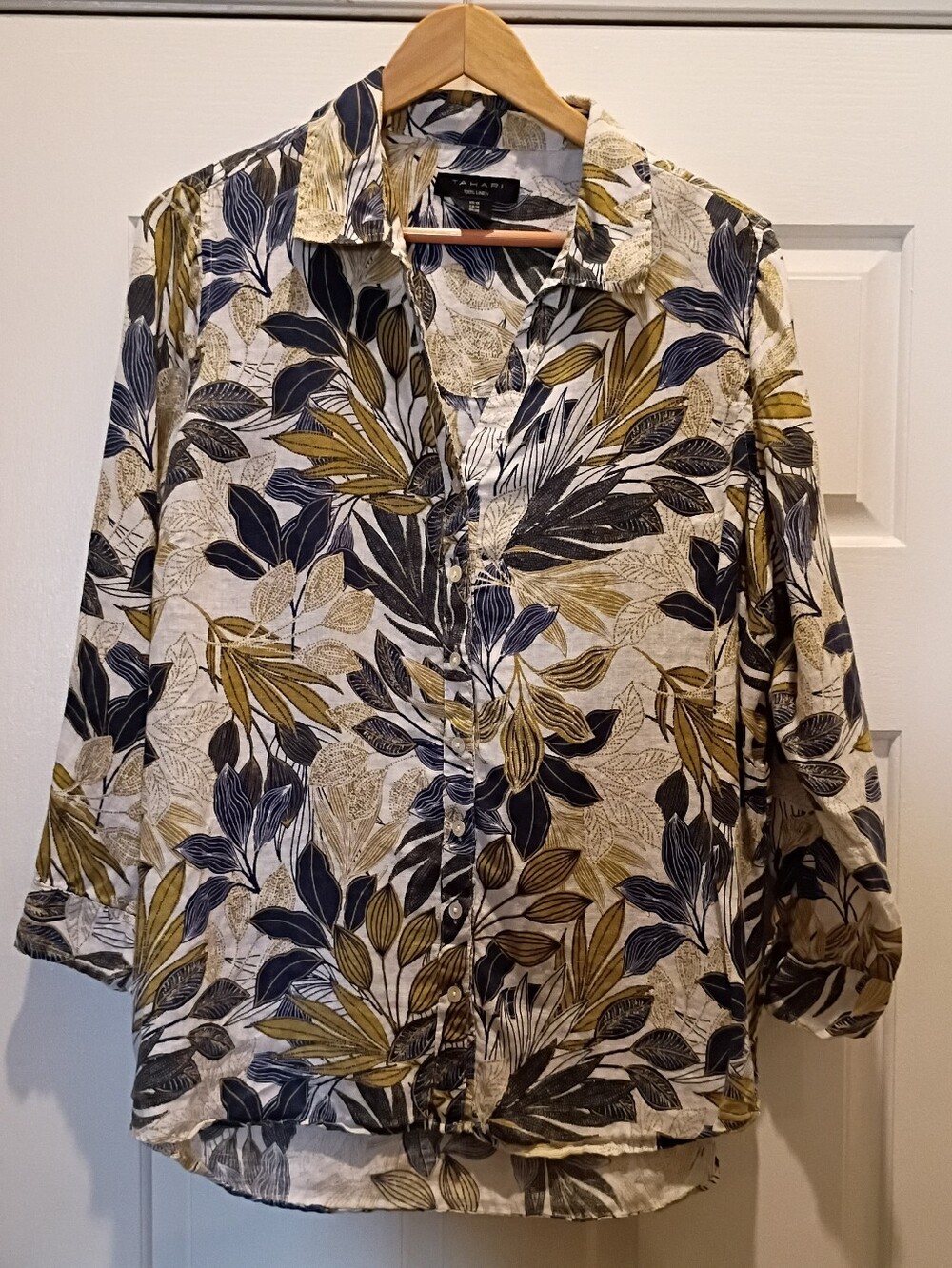 Tahari 100% linen long sleeve button up